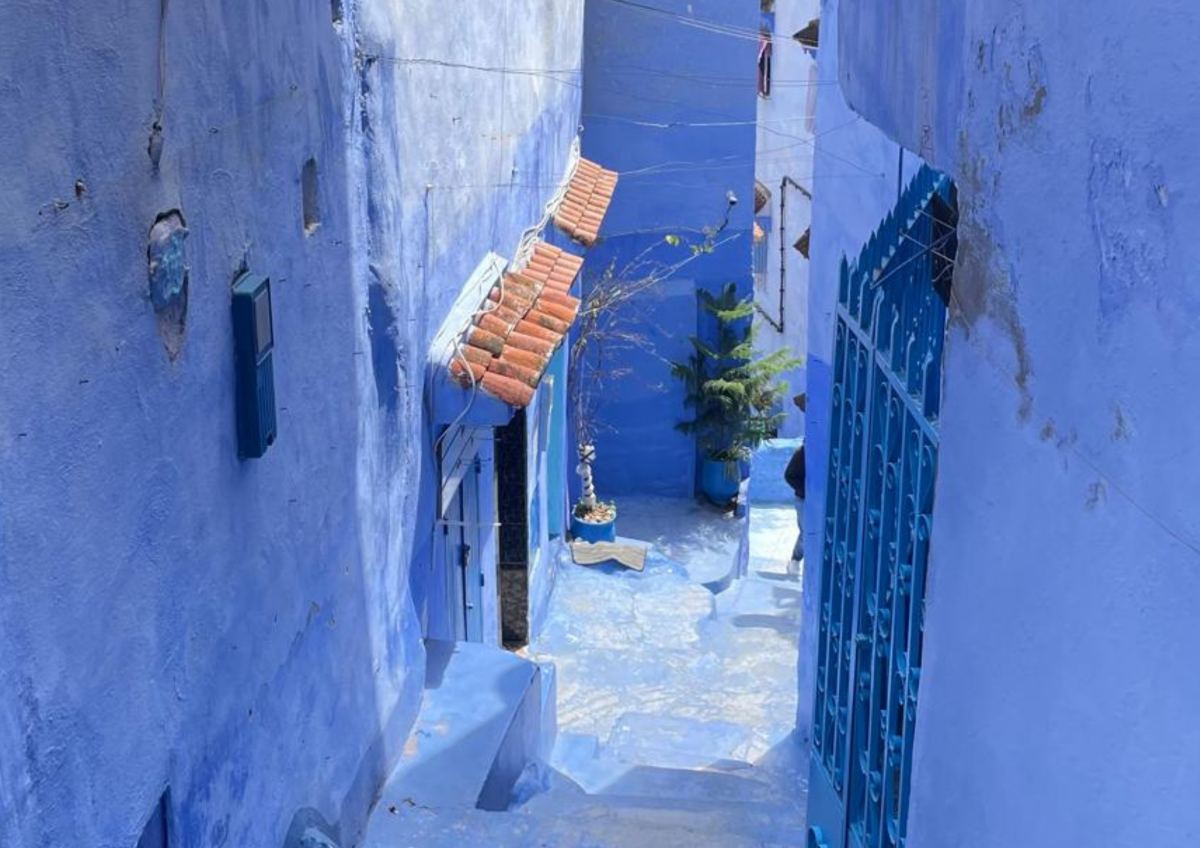 Sahara stargazing Morocco with telescope astronomy guide and zero light pollution camp